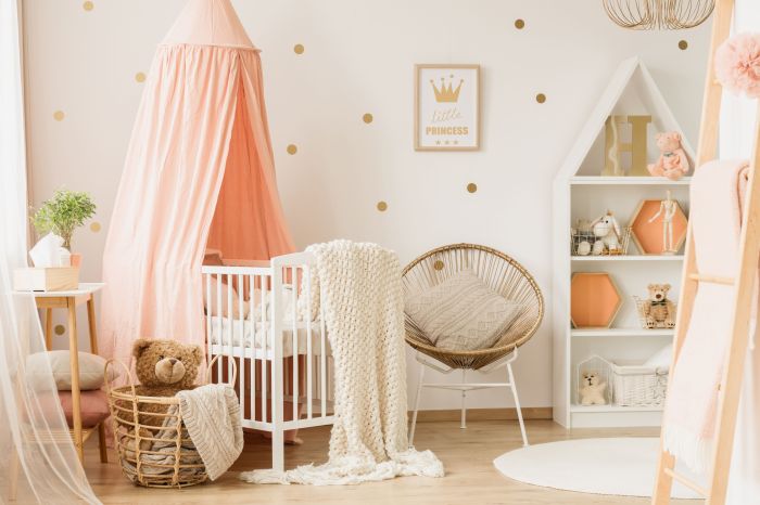 How to decorate a baby room cheap